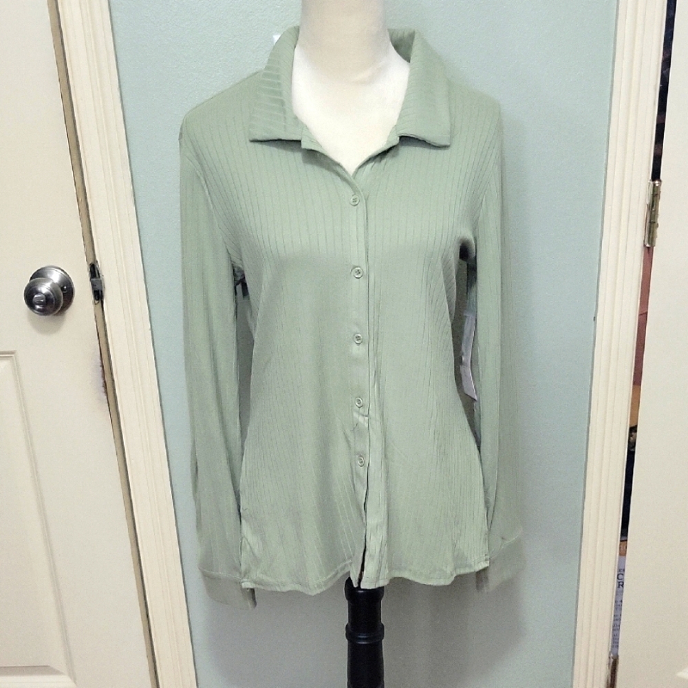 Women's Sage Green Button-Up Top